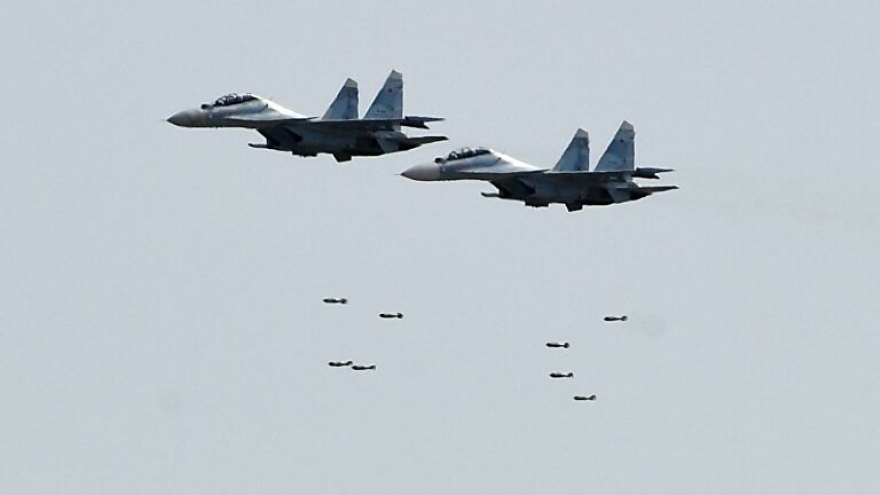 Su-30 của Nga chặn máy bay Mỹ và Pháp trên Biển Đen